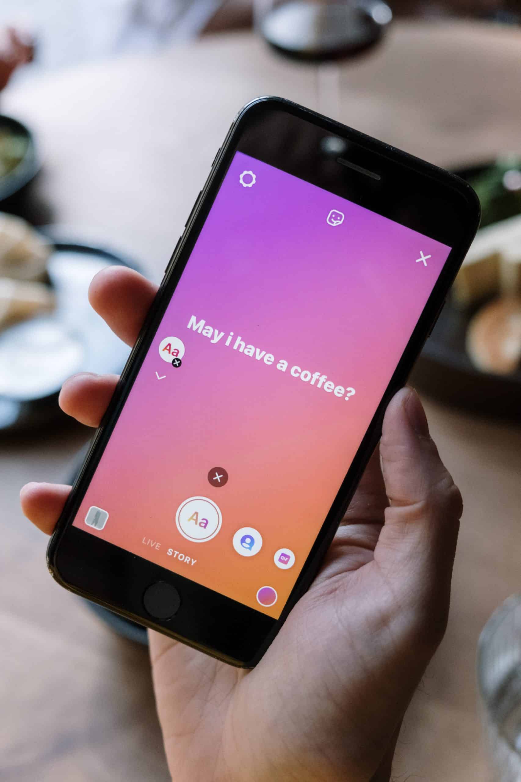 5 Alasan Kenapa Anda Betah Melihat IG Story